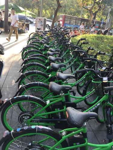 共享电单车 拍摄地点:科技二路软件园附近 西安凡高网络